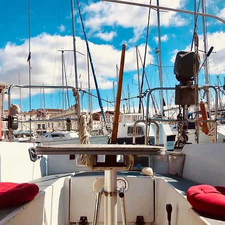 Nuit Insolite Sur Un Voilier Au Coeur De La Rochelle La Rochelle  Exterior photo