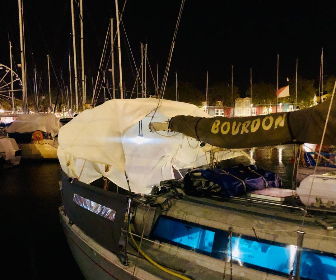Nuit Insolite Sur Un Voilier Au Coeur De La Rochelle Botel *